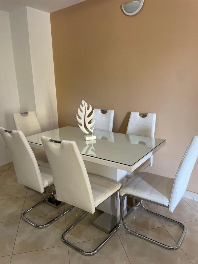 Apartamentos Avenida Praia Exterior foto